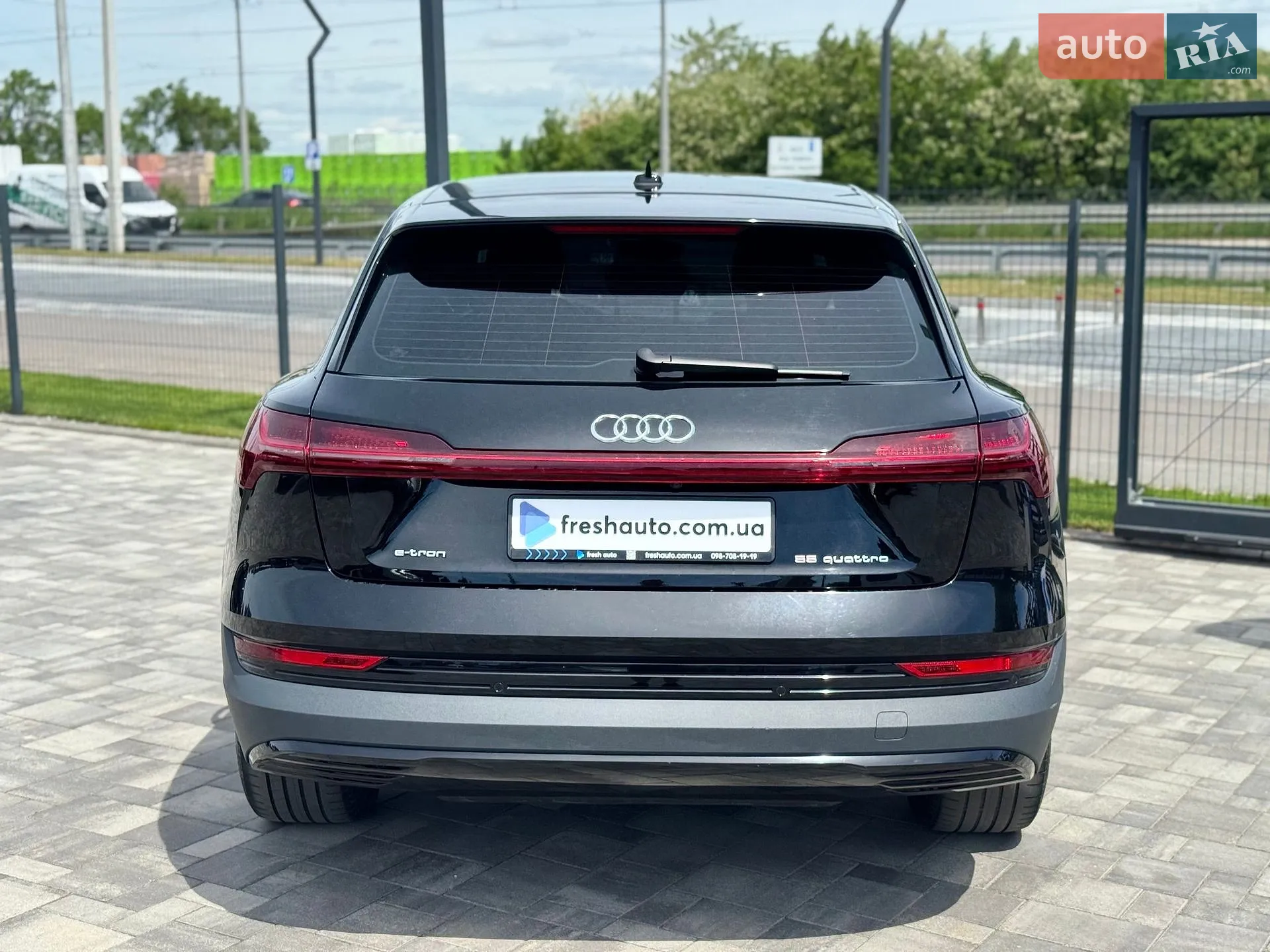 2021 Audi e-tron - мініатюра 11