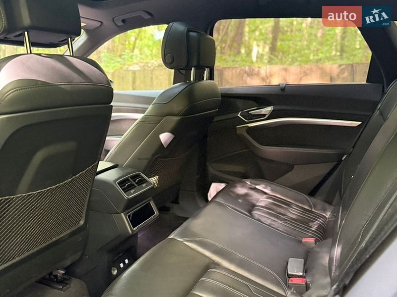 Внедорожник / Кроссовер Audi e-tron 2019 в Луцке