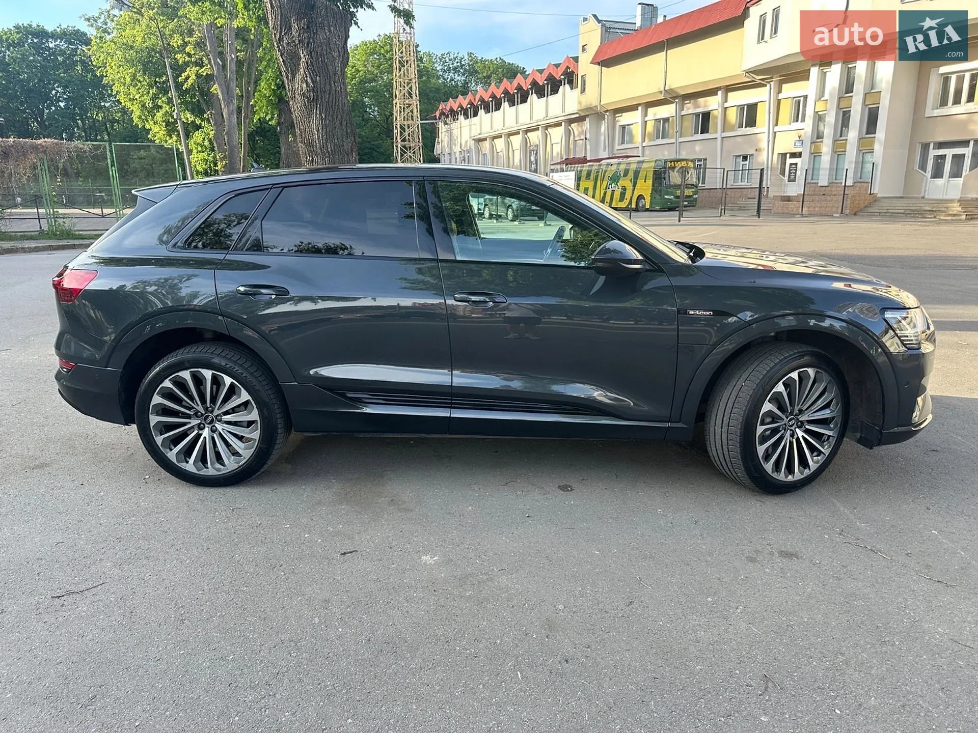 2021 Audi e-tron - мініатюра 3