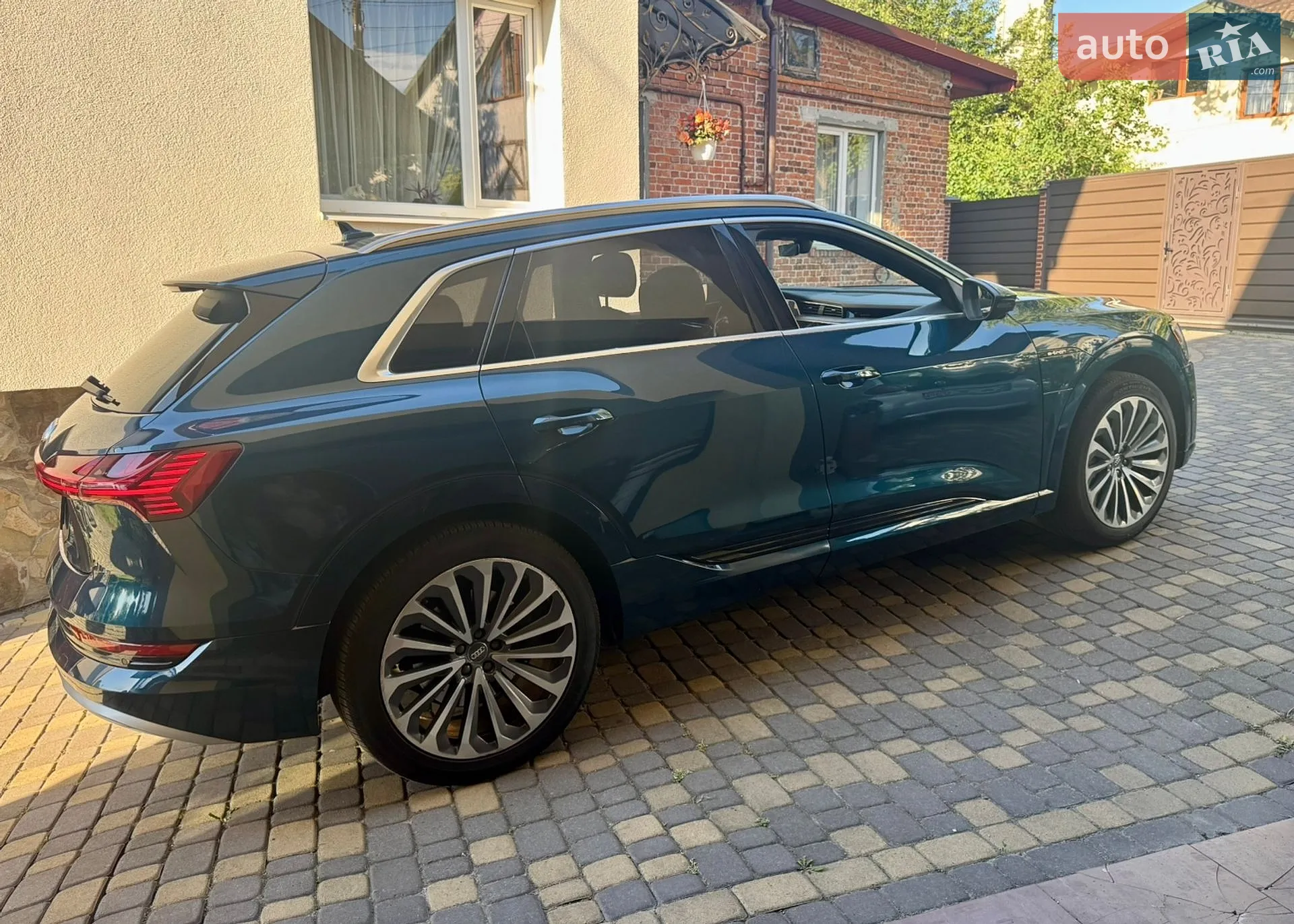 2019 Audi e-tron - мініатюра 8