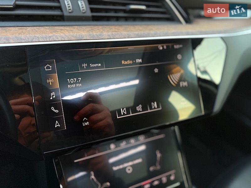 Внедорожник / Кроссовер Audi e-tron 2019 в Львове