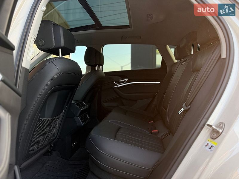 Внедорожник / Кроссовер Audi e-tron 2019 в Львове