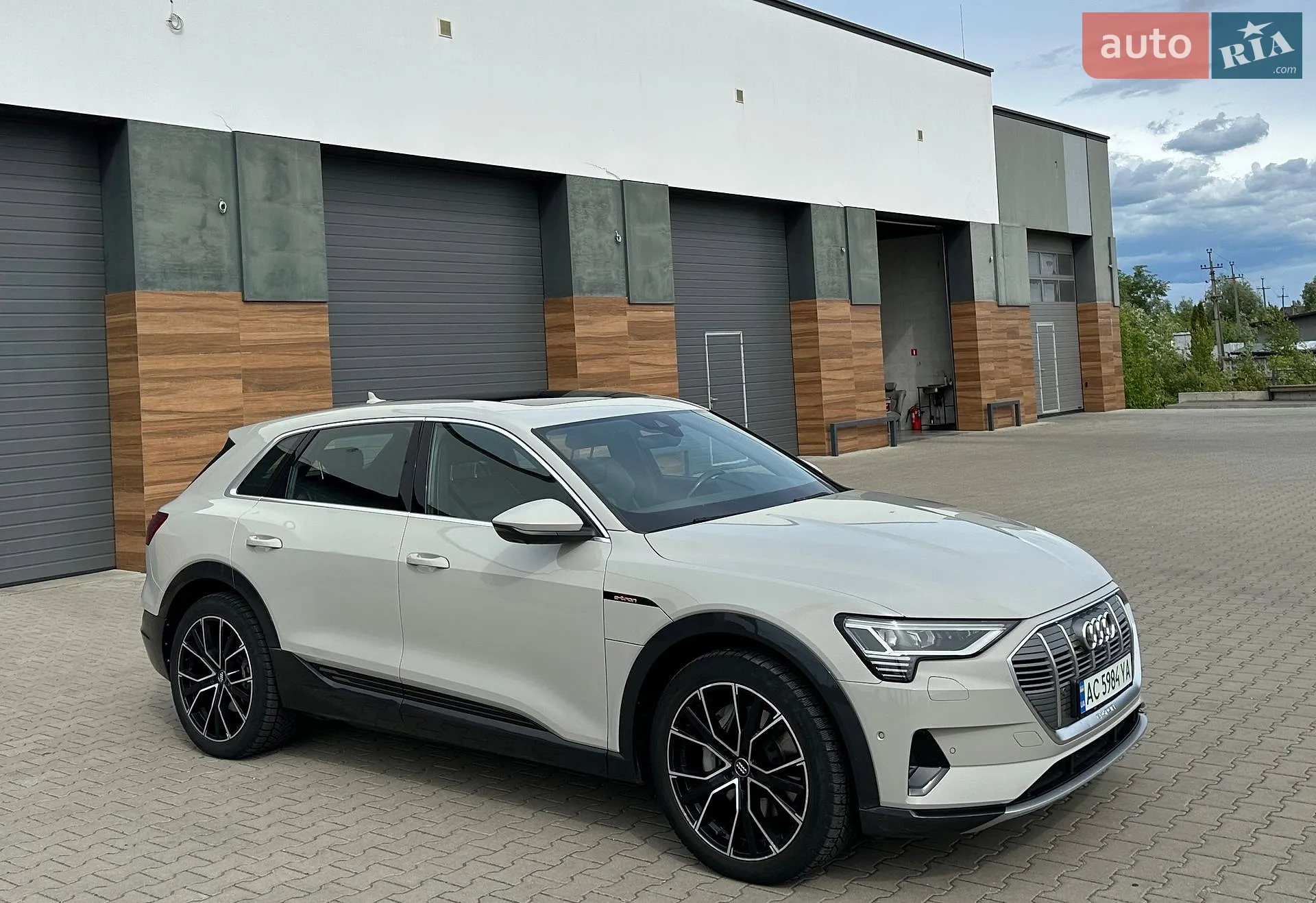 2020 Audi e-tron - мініатюра 21