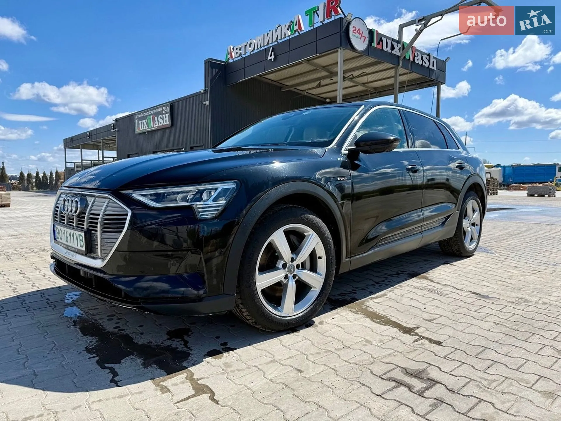 Audi e-tron 2019 VIN WAUZZZGE6KB013424 фото оголошення 26 з 39