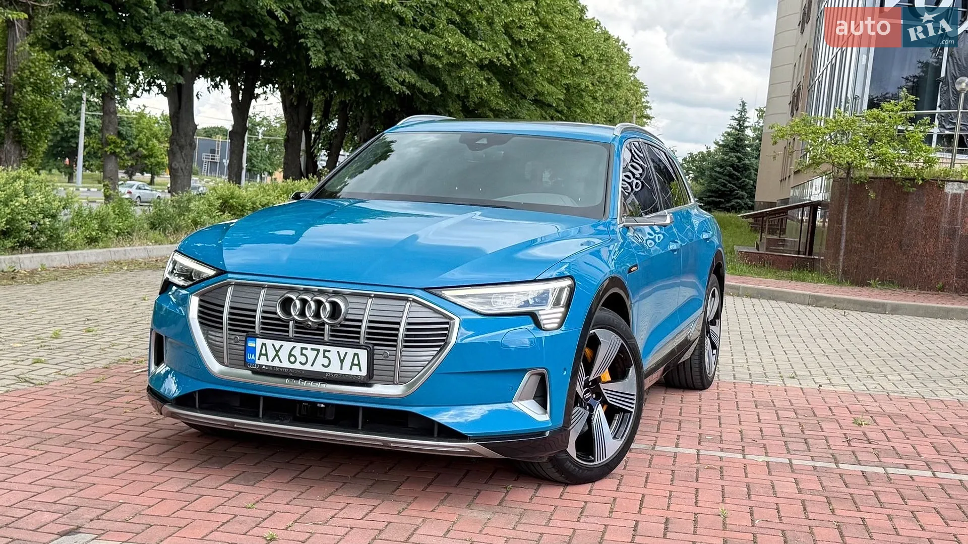 2019 Audi e-tron - мініатюра 2