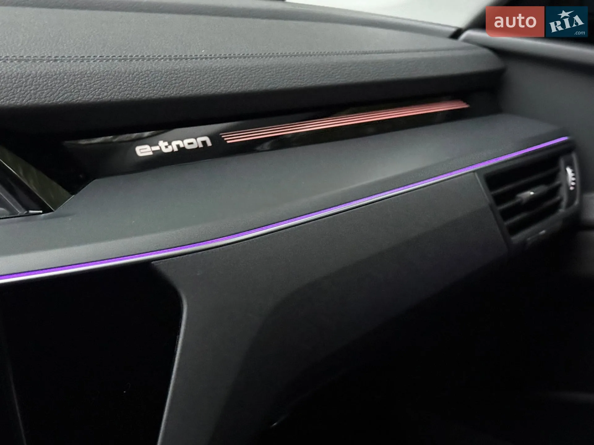2019 Audi e-tron - мініатюра 44