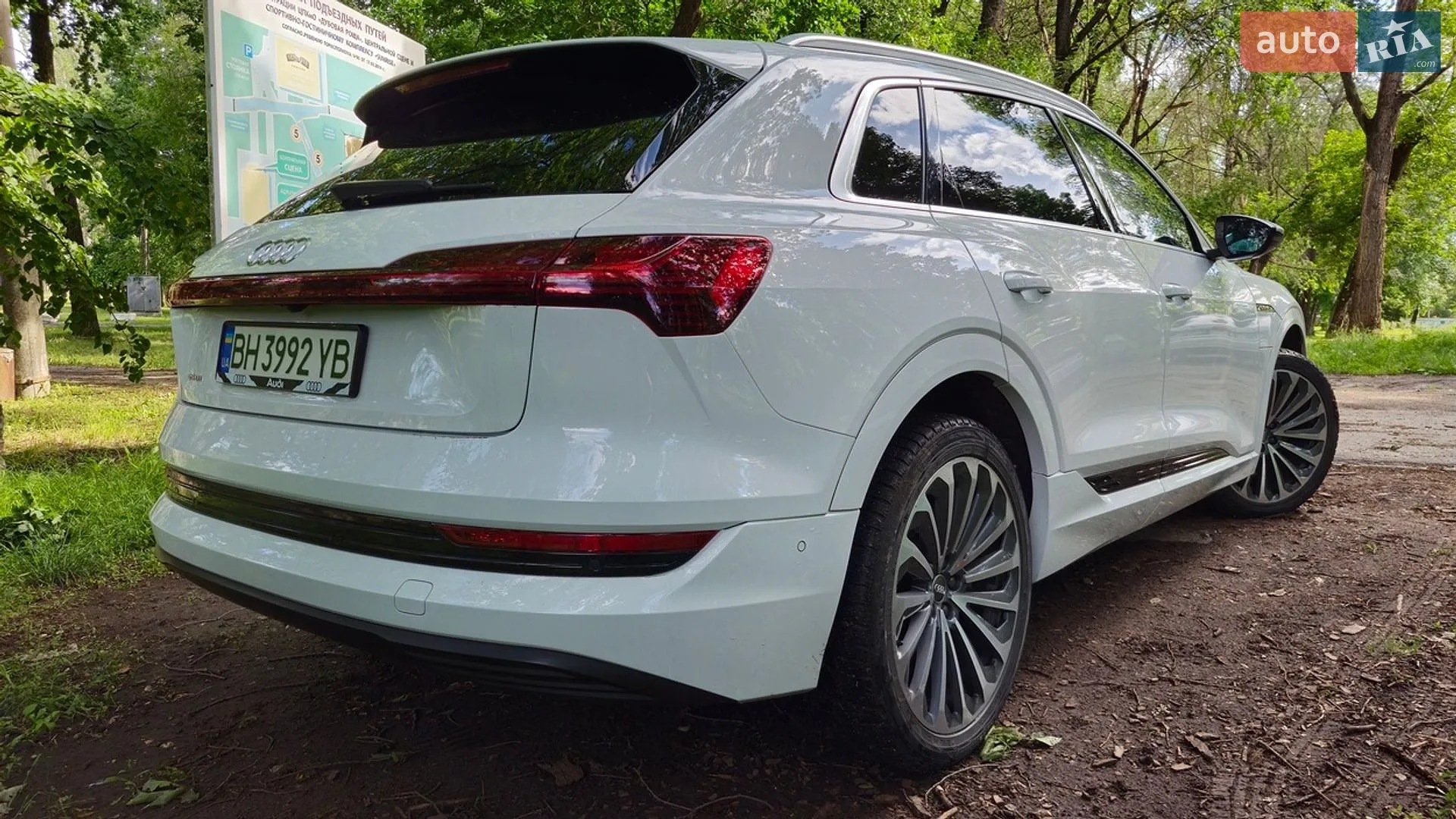 2019 Audi e-tron - мініатюра 8