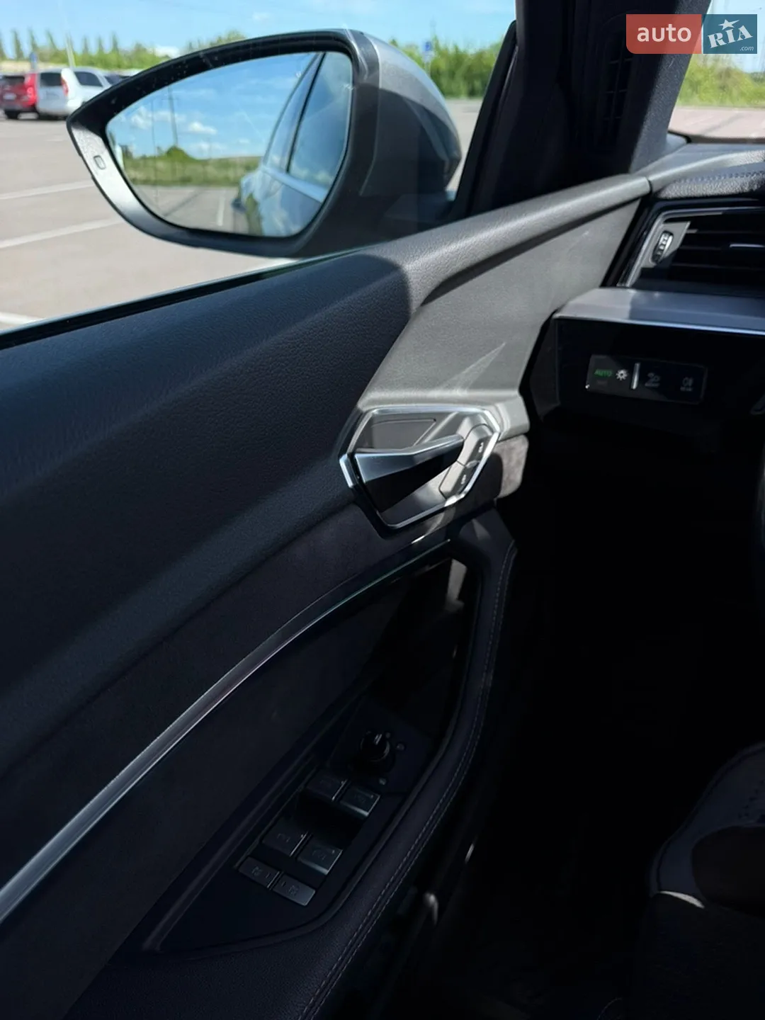2019 Audi e-tron - мініатюра 15