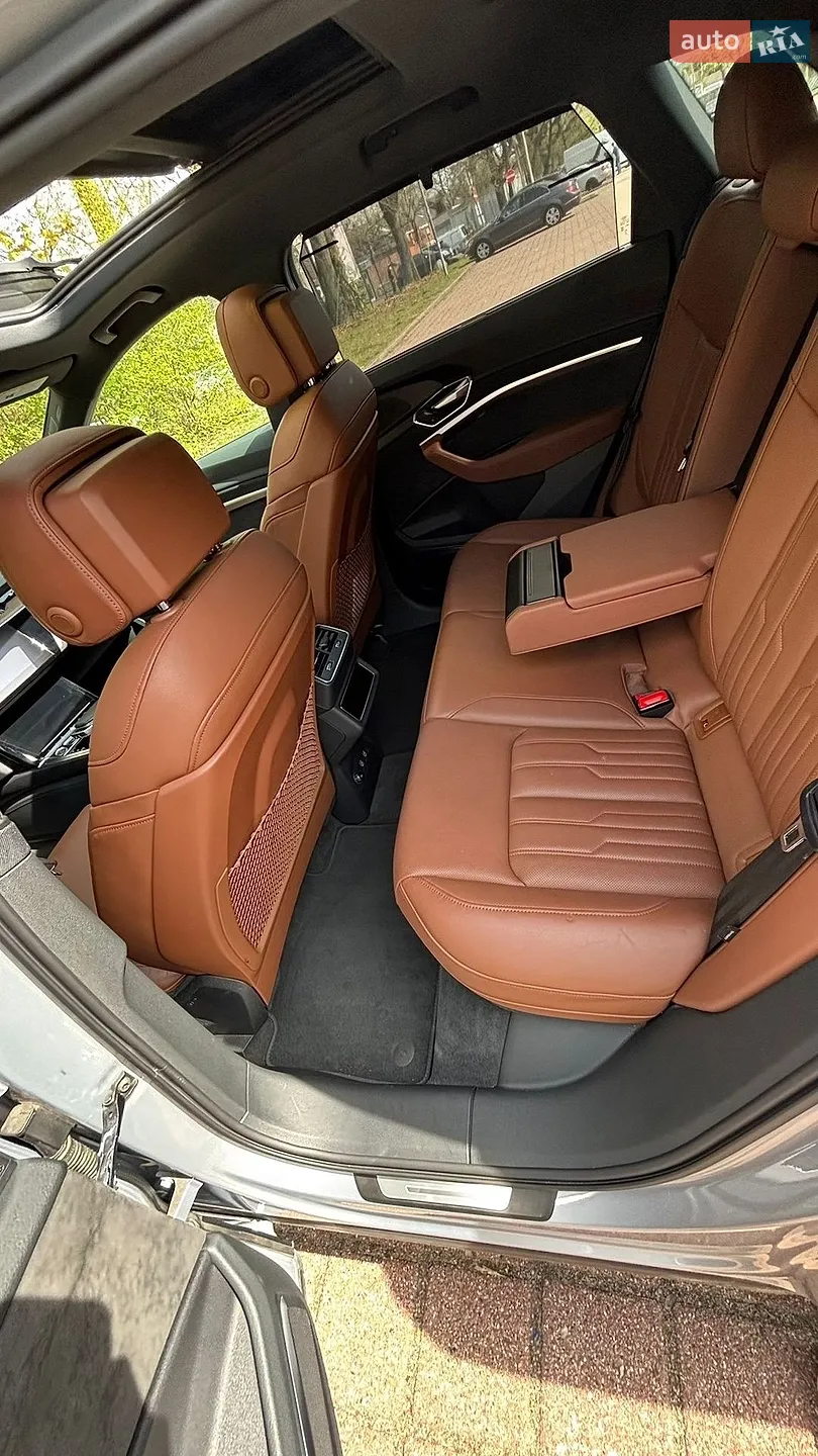 2019 Audi e-tron - мініатюра 12