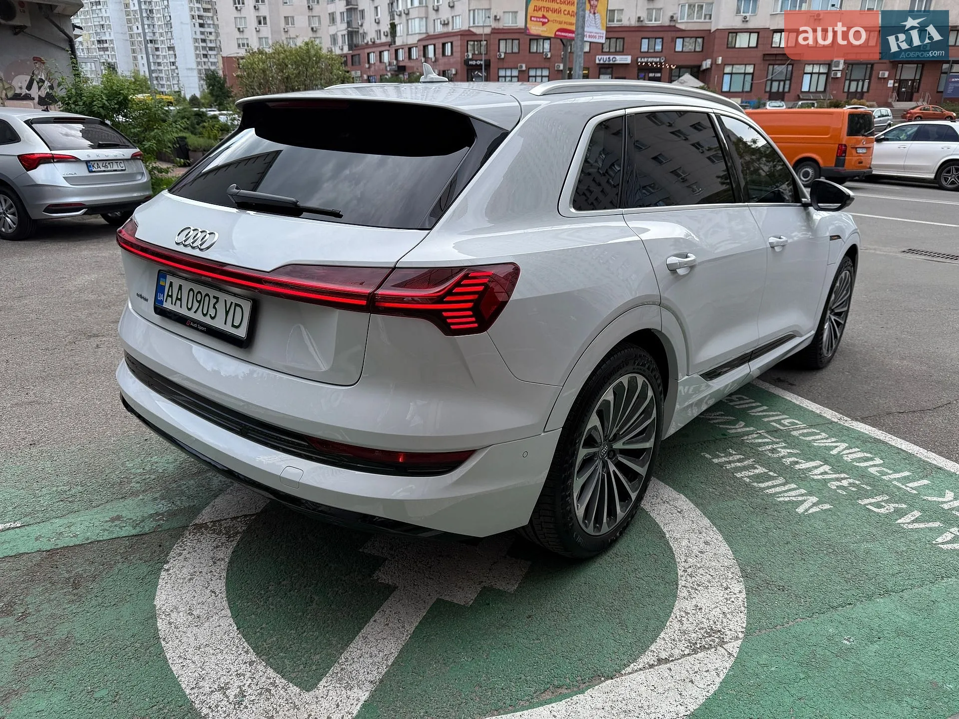 2019 Audi e-tron - мініатюра 7