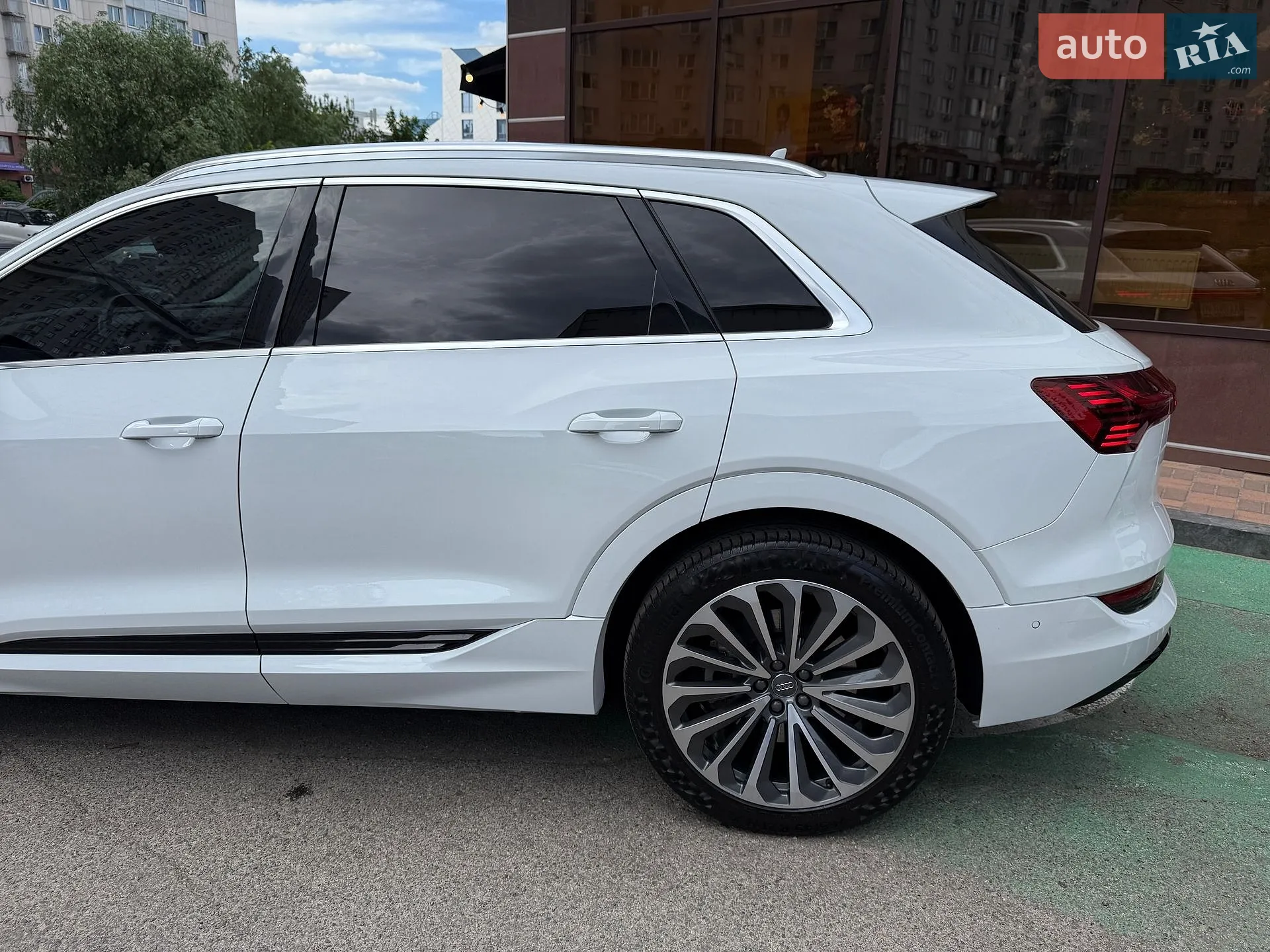2019 Audi e-tron - мініатюра 10