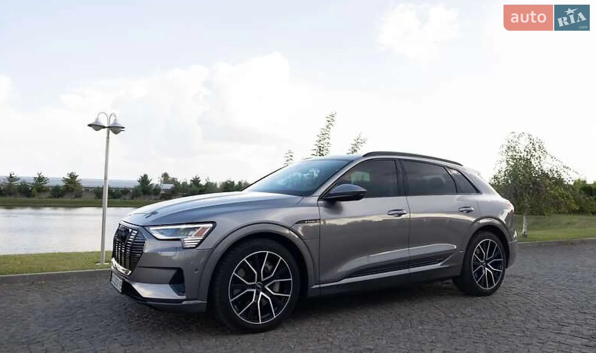 2020 Audi e-tron - мініатюра 8
