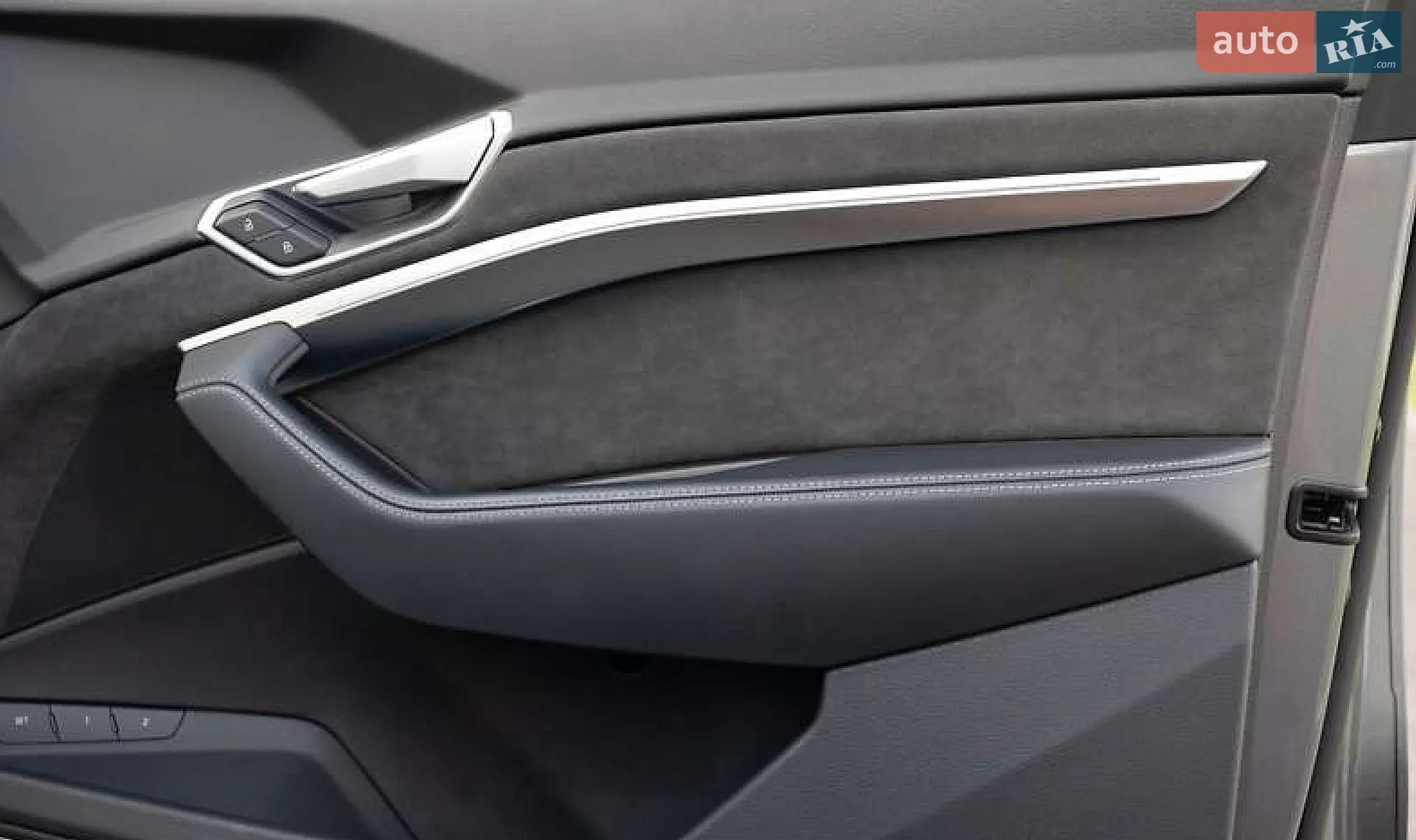 2020 Audi e-tron - мініатюра 16