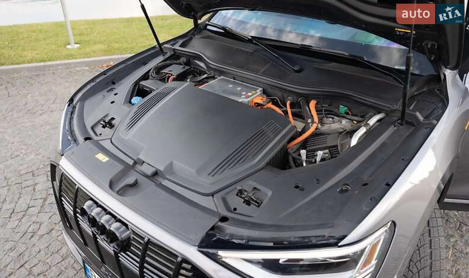 2020 Audi e-tron - мініатюра 23