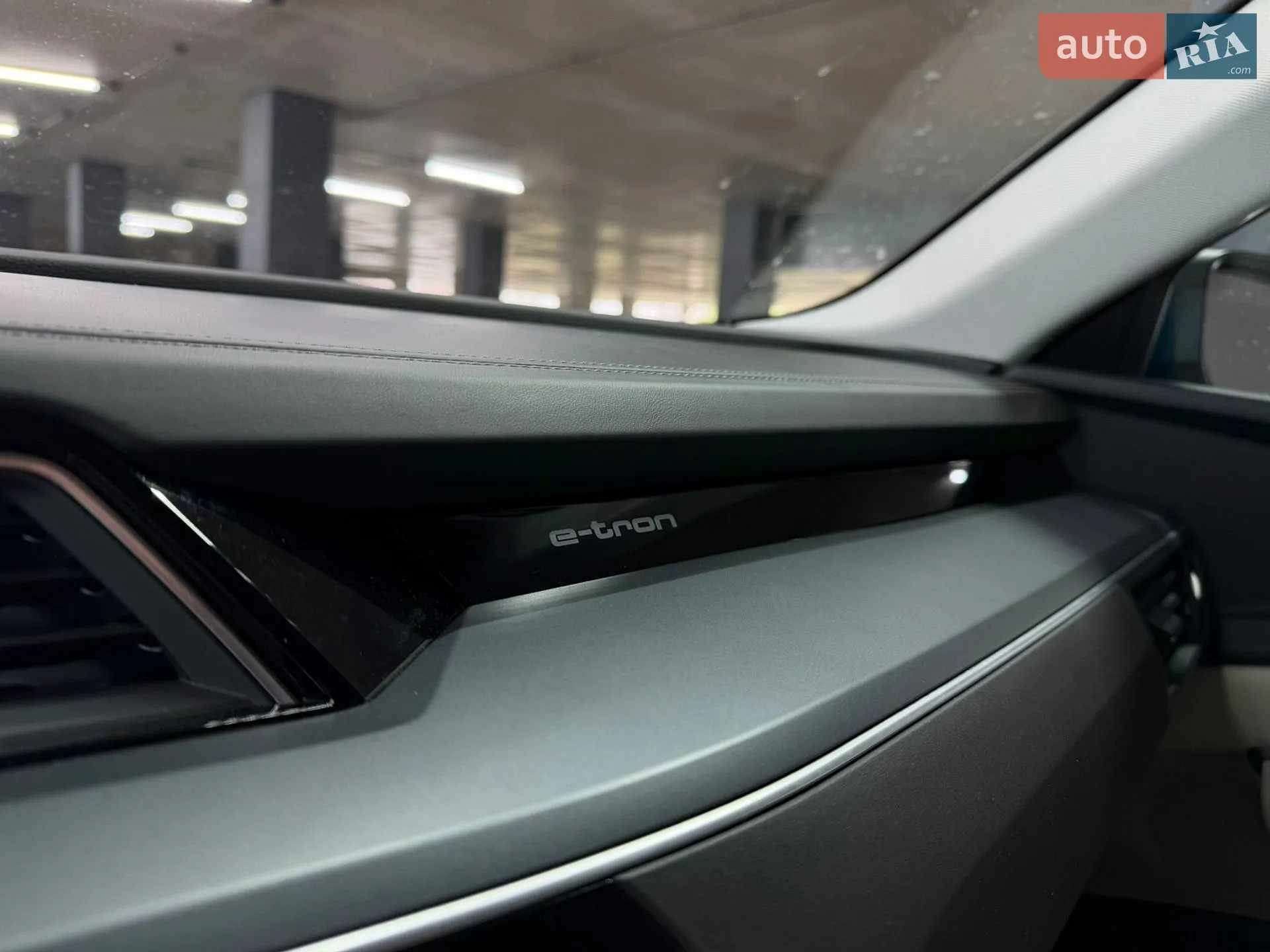 2020 Audi e-tron - мініатюра 24