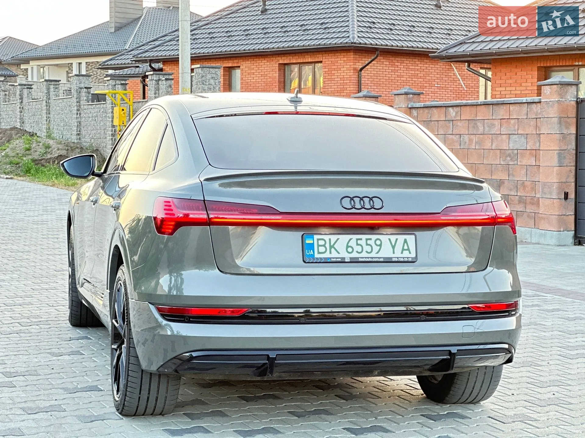 2022 Audi e-tron - мініатюра 8