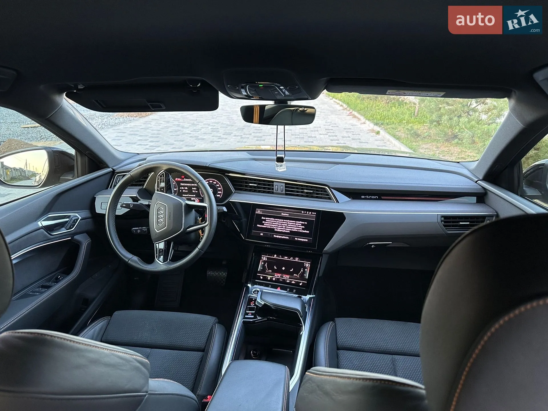 2022 Audi e-tron - мініатюра 13