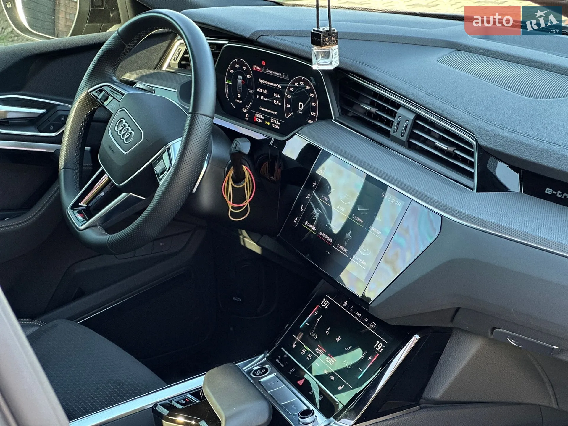 2022 Audi e-tron - мініатюра 12