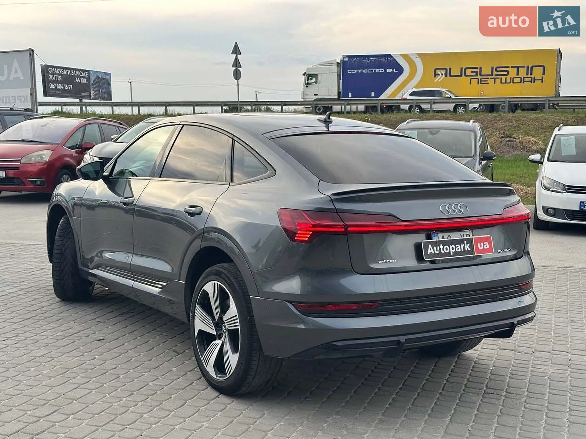 2020 Audi e-tron - мініатюра 5
