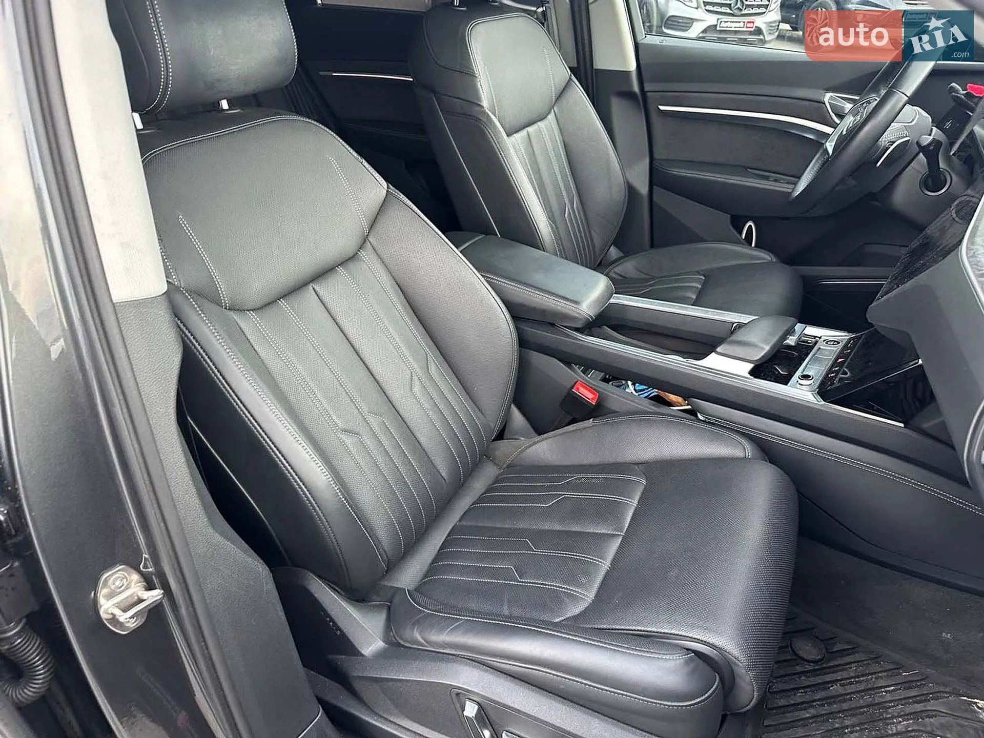 2020 Audi e-tron - мініатюра 25
