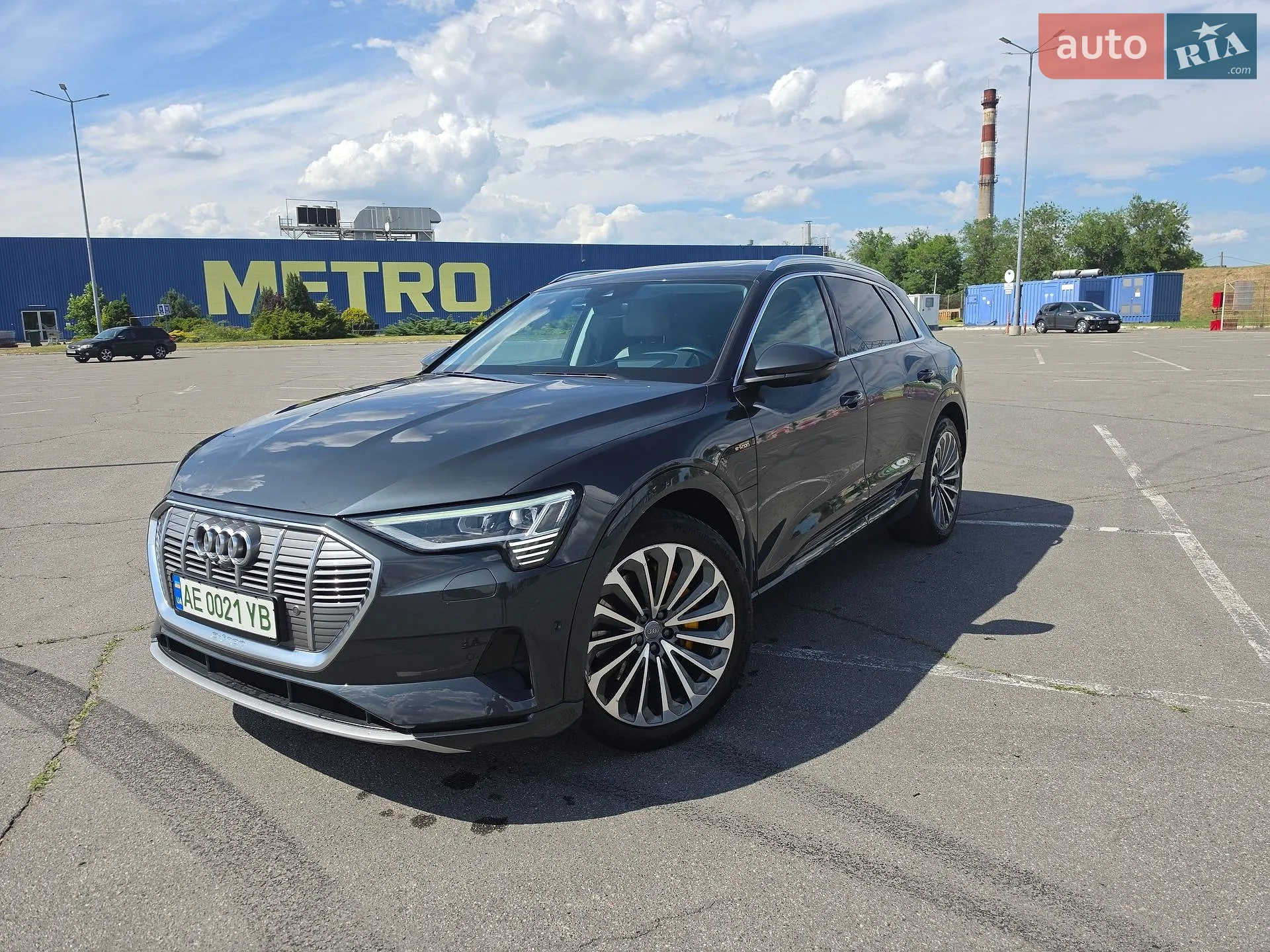 2020 Audi e-tron - мініатюра 2