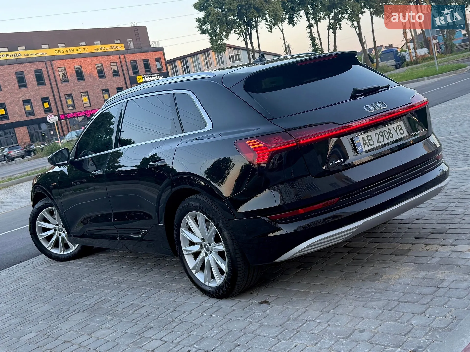 2019 Audi e-tron - мініатюра 38