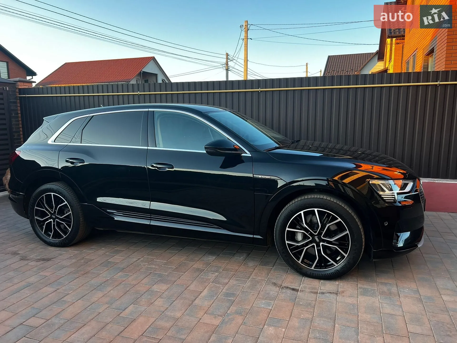 2021 Audi e-tron - фото 1