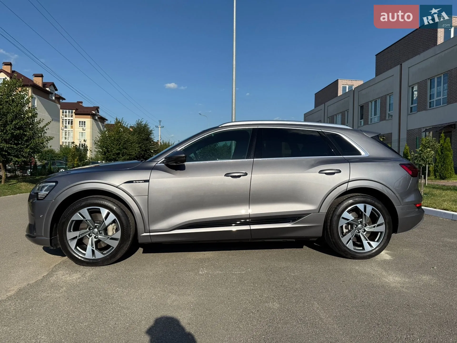 2020 Audi e-tron - мініатюра 10