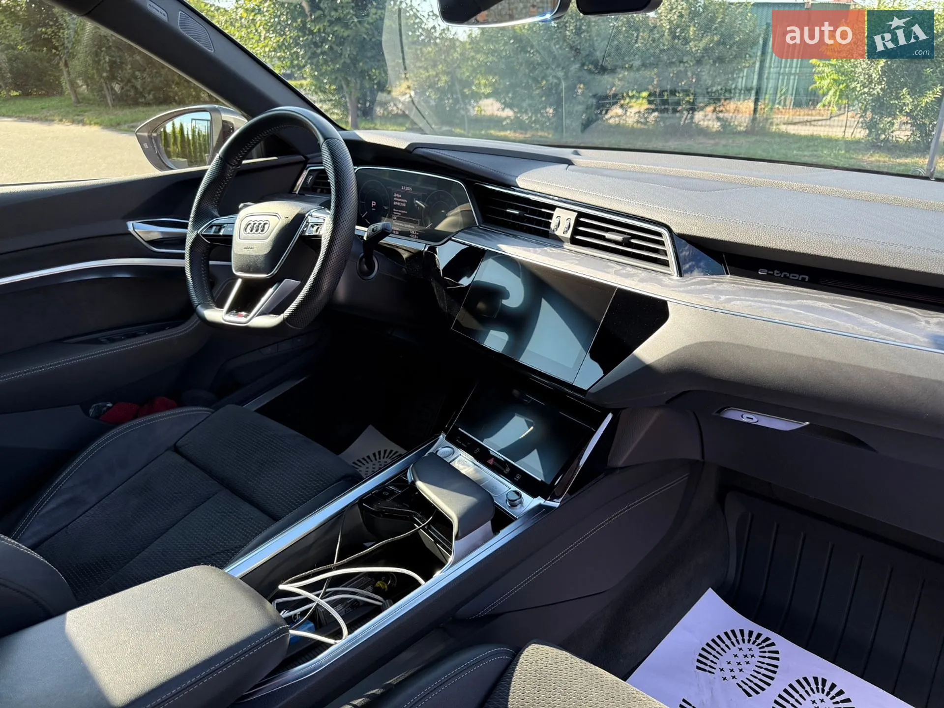 2020 Audi e-tron - мініатюра 26