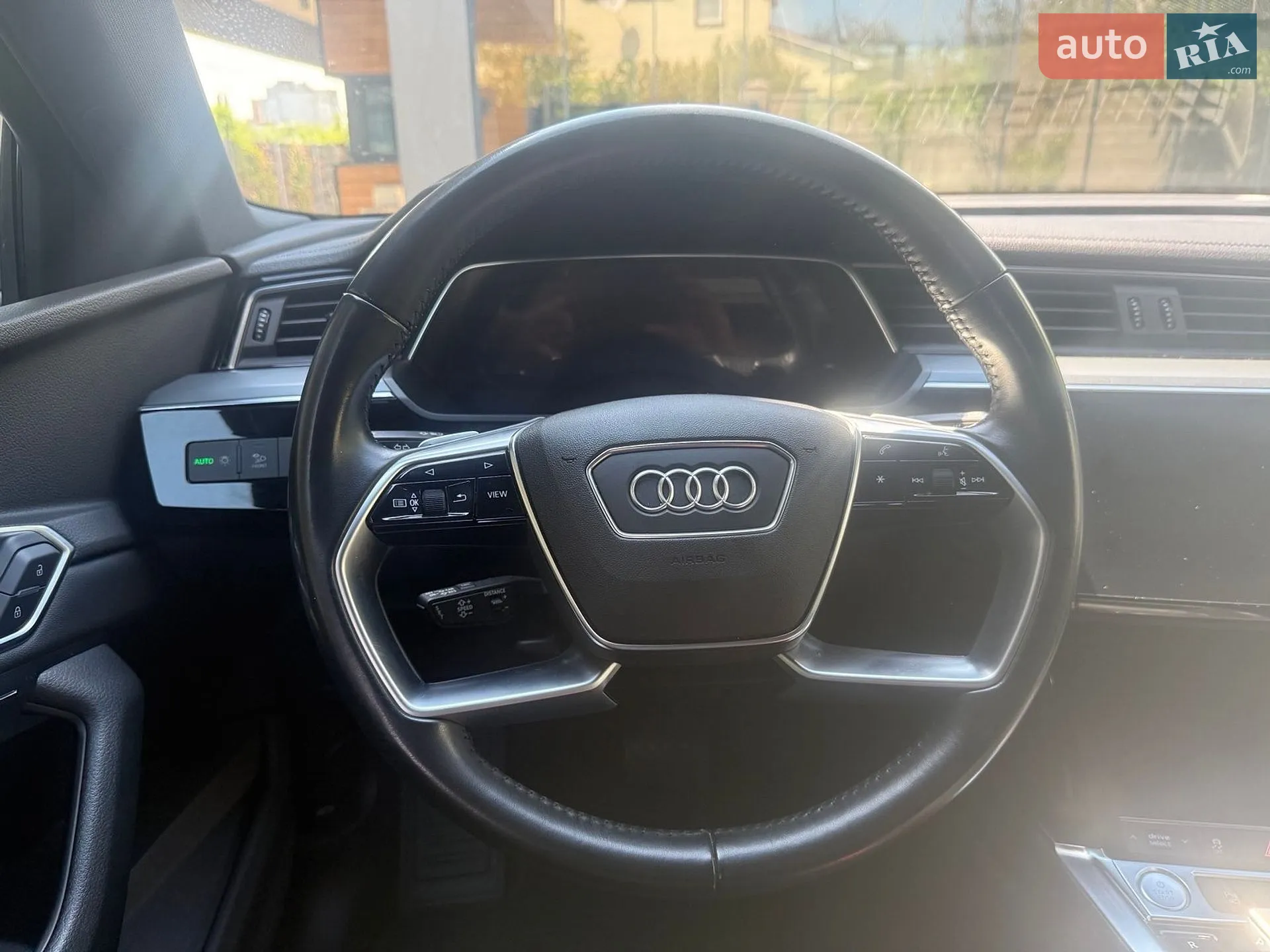 2020 Audi e-tron - мініатюра 28