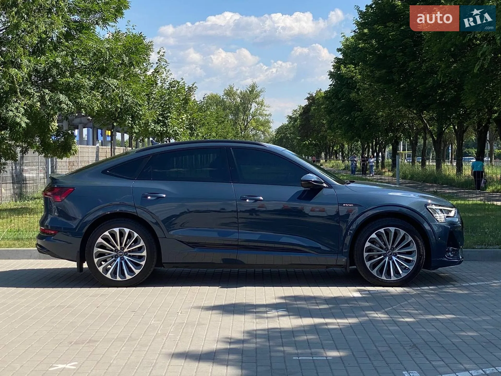2020 Audi e-tron - мініатюра 4