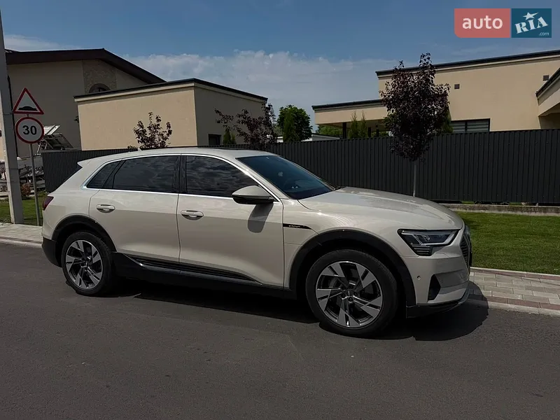 Audi e-tron