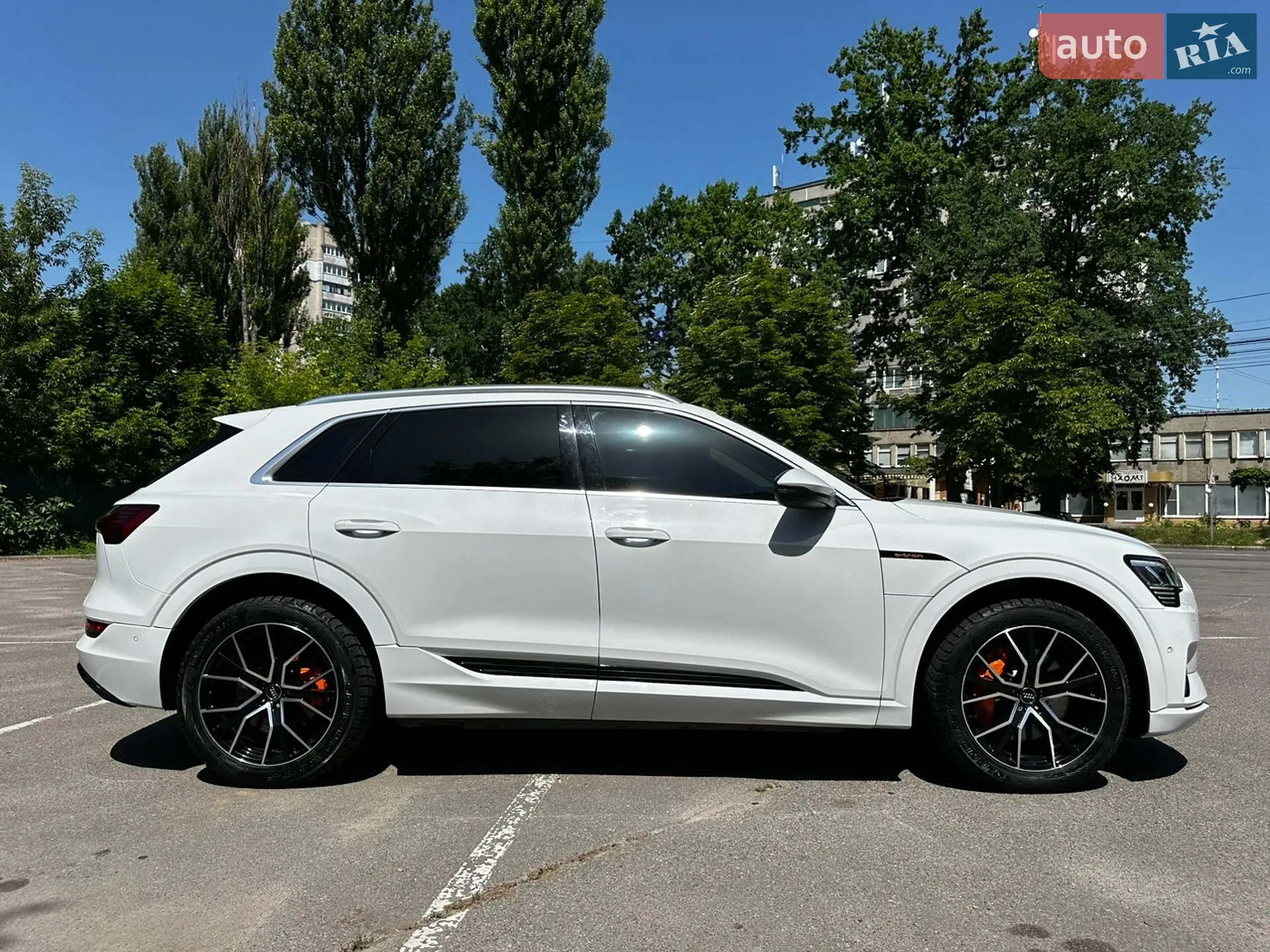 2020 Audi e-tron - мініатюра 11