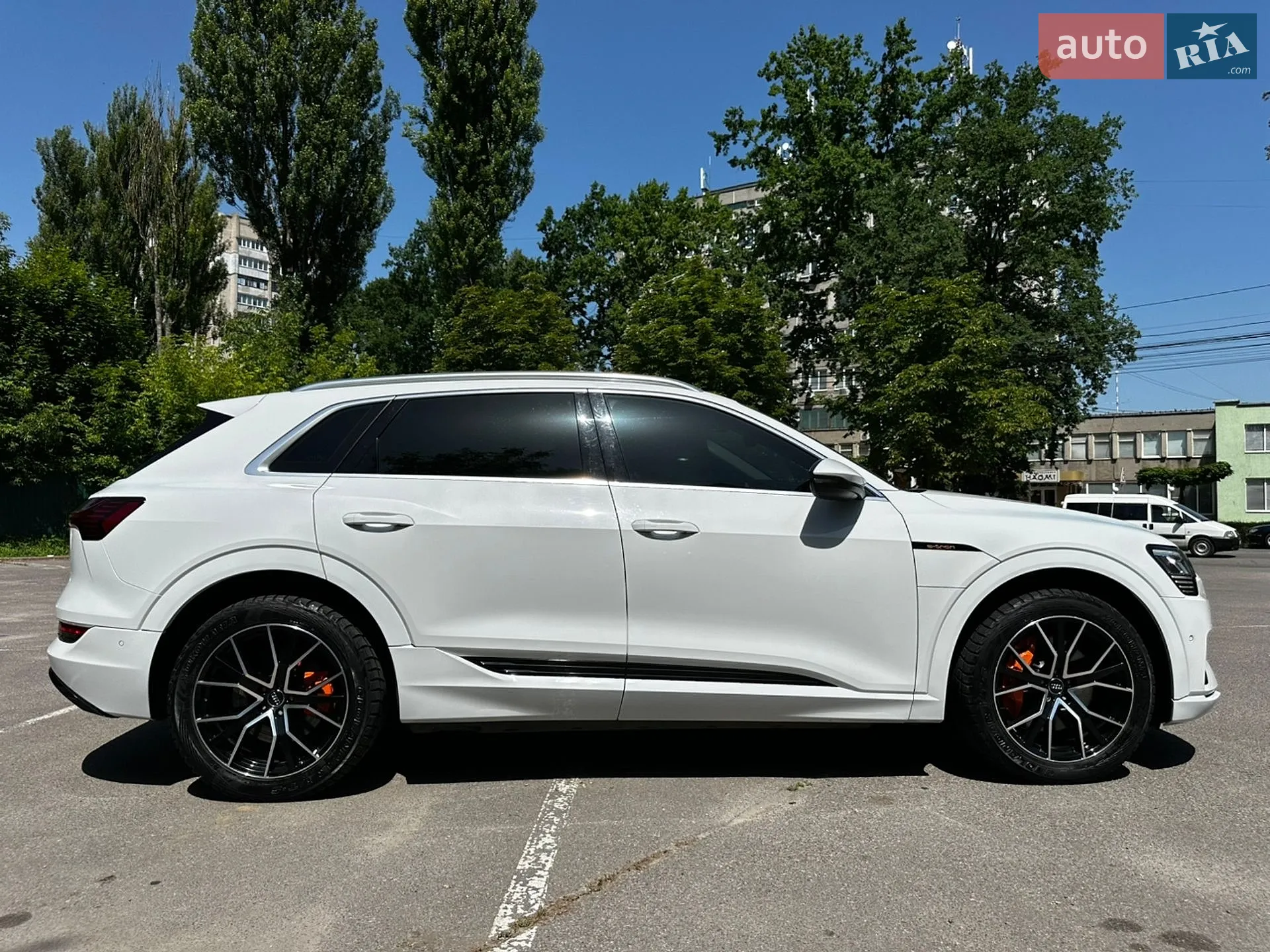 2020 Audi e-tron - мініатюра 12