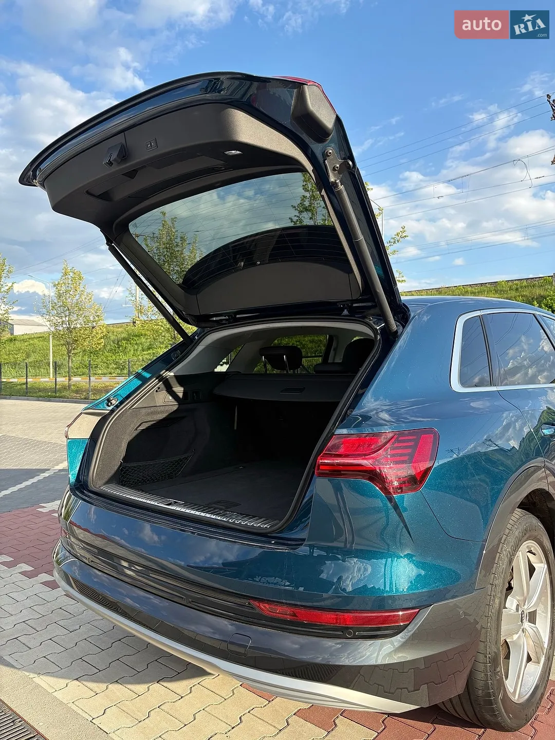 2020 Audi e-tron - мініатюра 9