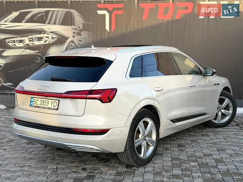 Audi e-tron 2019 VIN WA1LAAGE2KB024948 фото оголошення 16 з 114