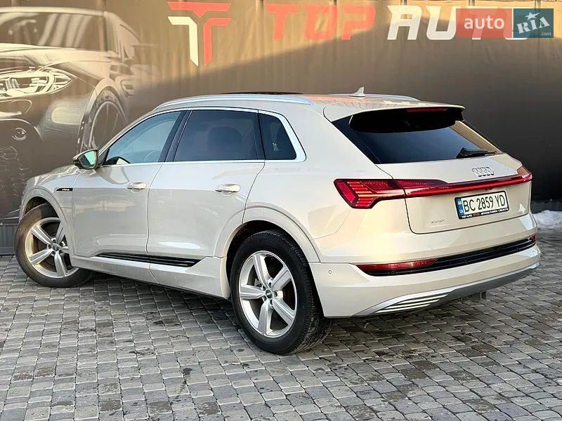 Audi e-tron 2019 VIN WA1LAAGE2KB024948 фото оголошення 20 з 114