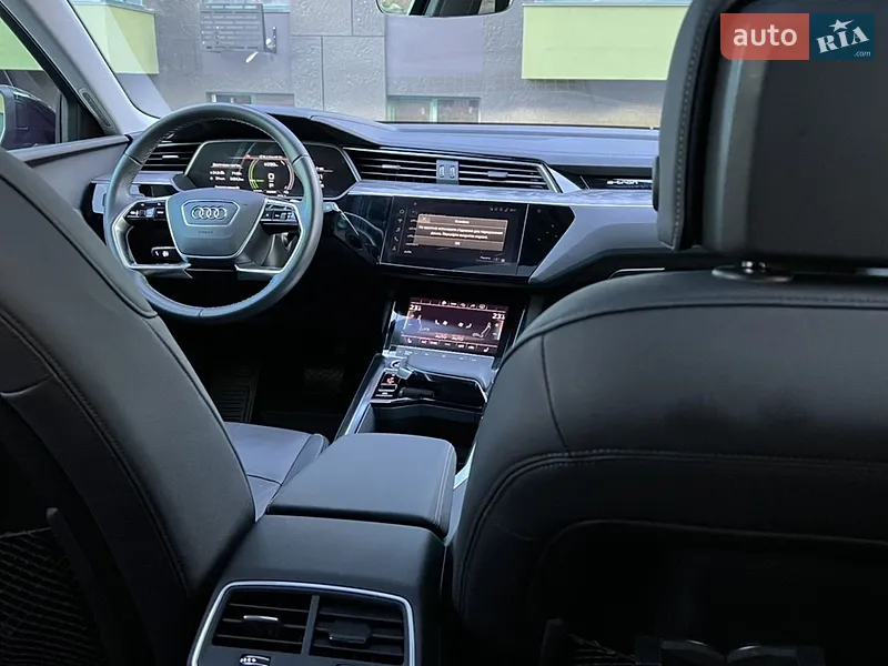 Audi e-tron 2020 VIN WA1AAAGE5MB003196 фото оголошення 12 з 72