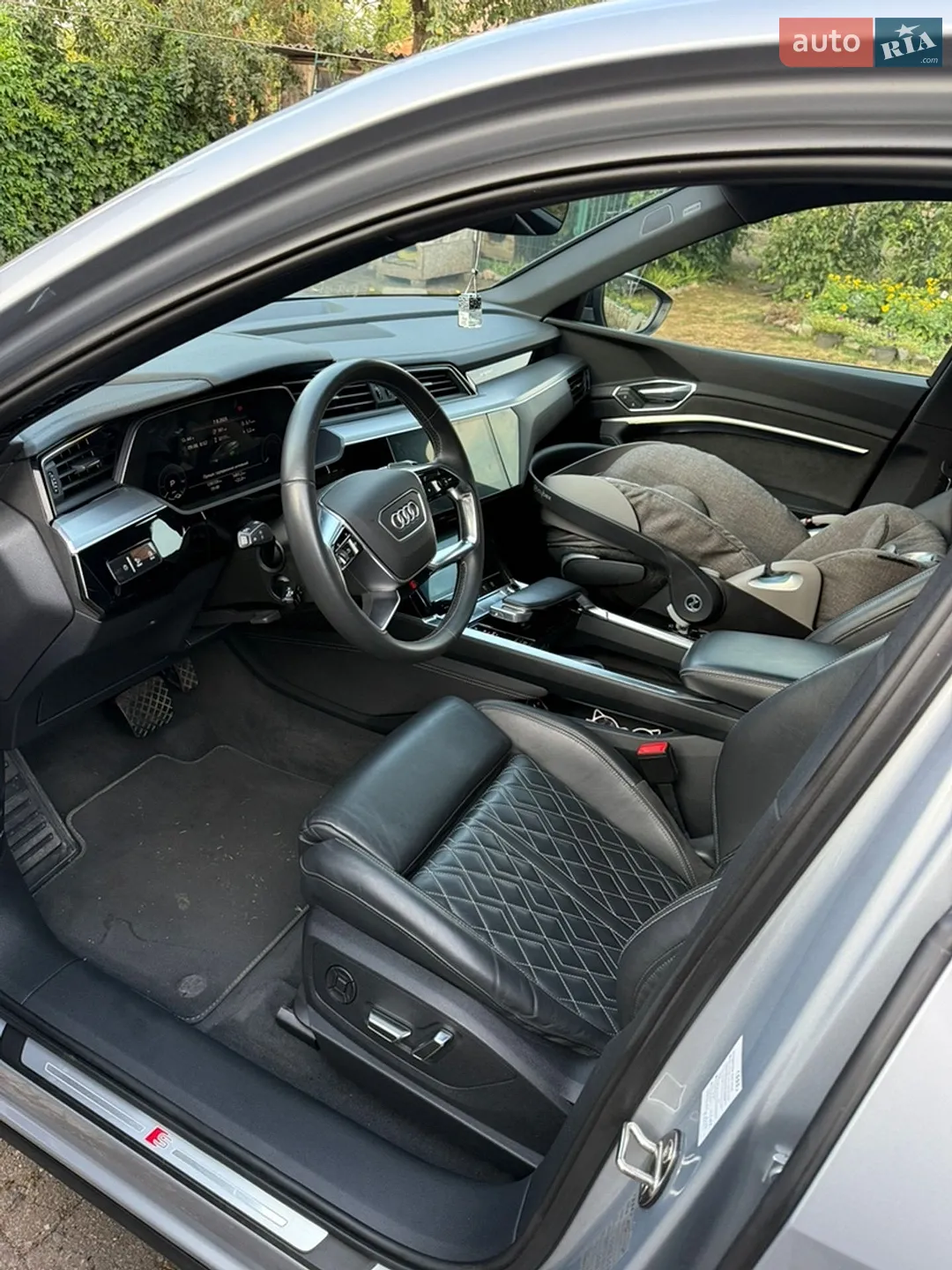2019 Audi e-tron - мініатюра 23