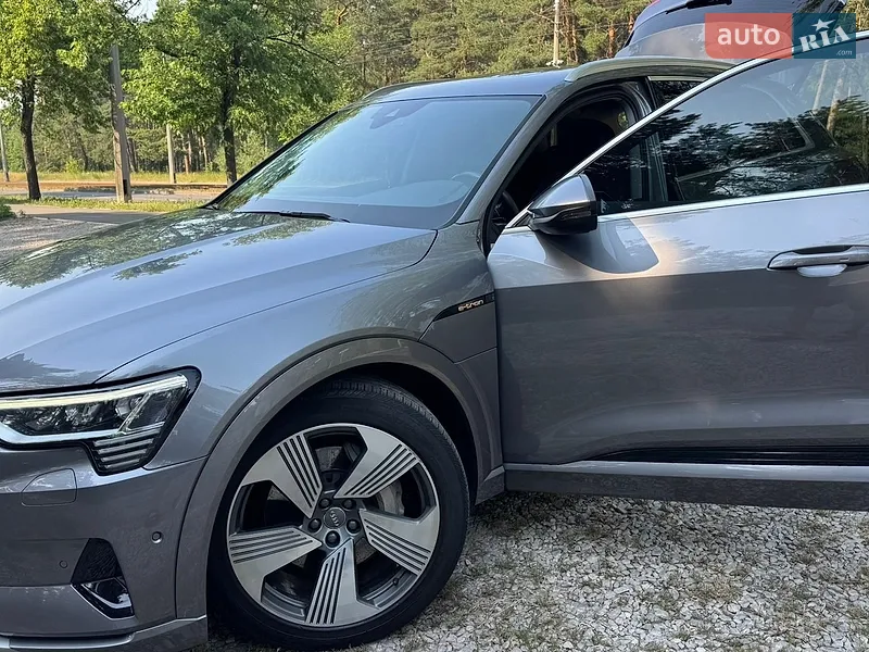 Audi e-tron 2020 VIN WAUZZZGE5LB037022 фото оголошення 10 з 67