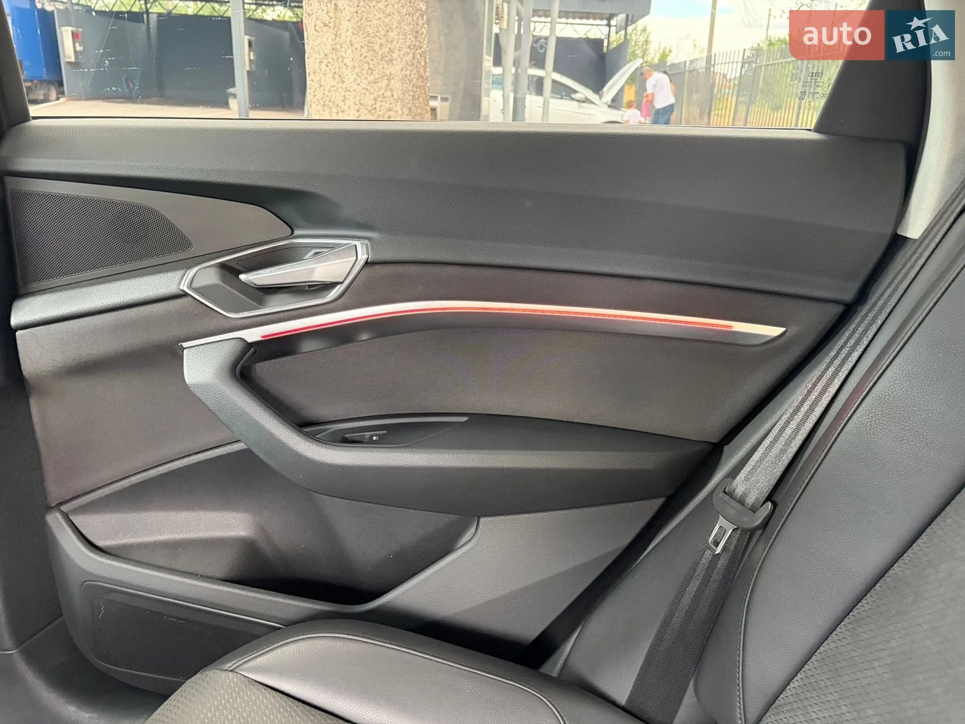 2021 Audi e-tron - мініатюра 14