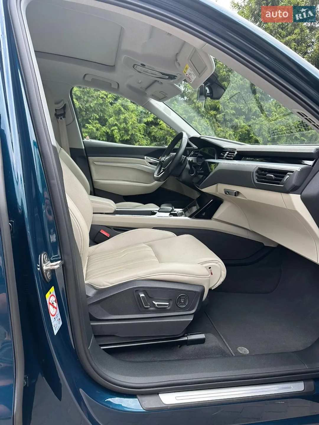 2019 Audi e-tron - мініатюра 22
