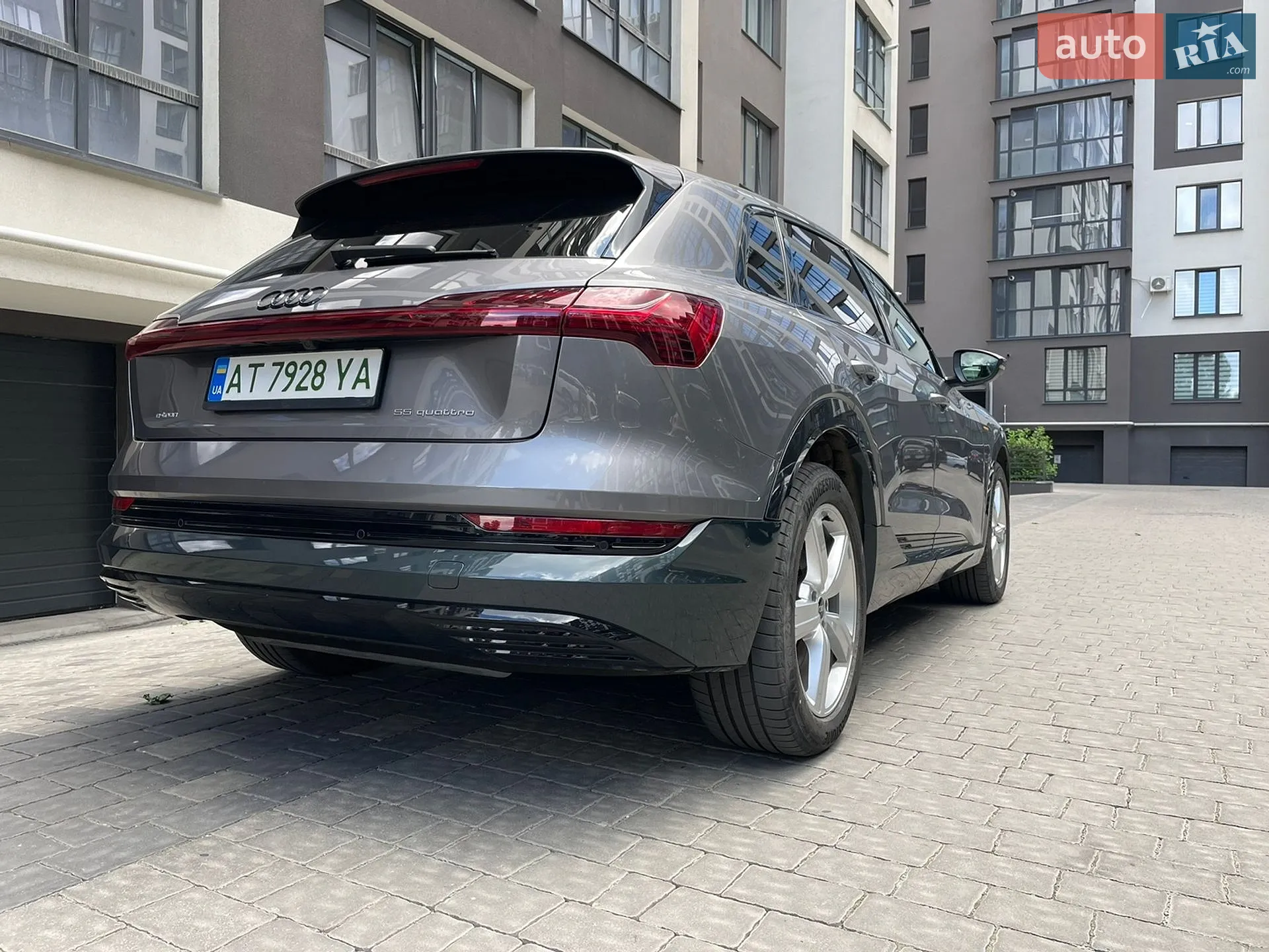 2021 Audi e-tron - мініатюра 21