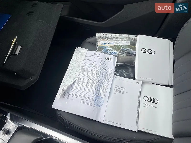 Внедорожник / Кроссовер Audi e-tron 2022 в Львове документ
