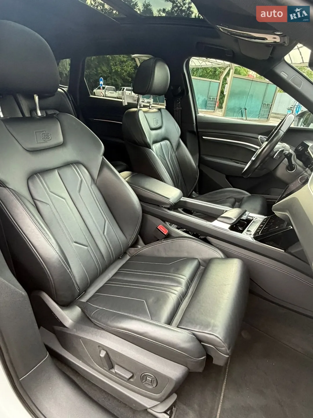 2020 Audi e-tron - мініатюра 16