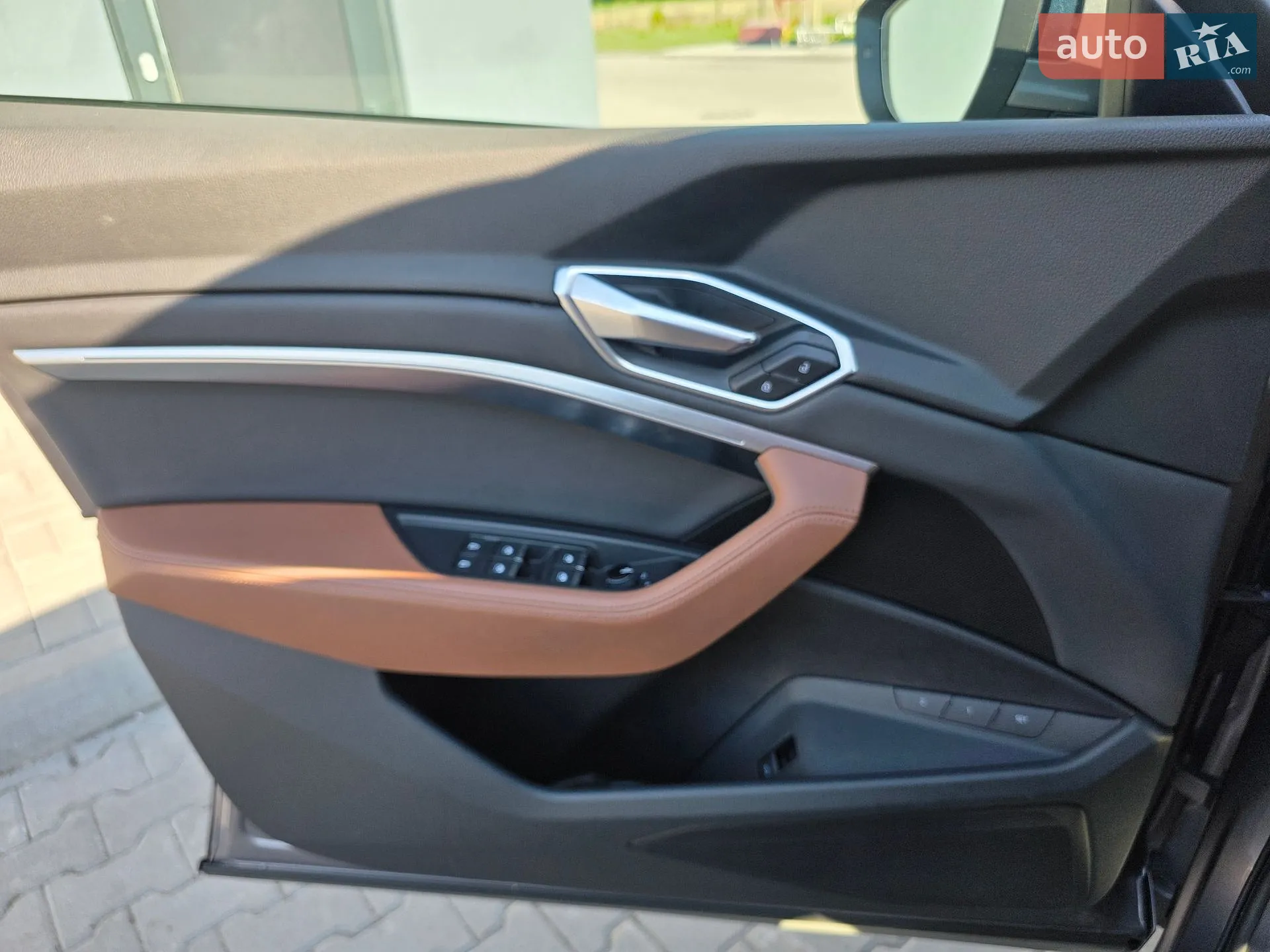 2019 Audi e-tron - мініатюра 14
