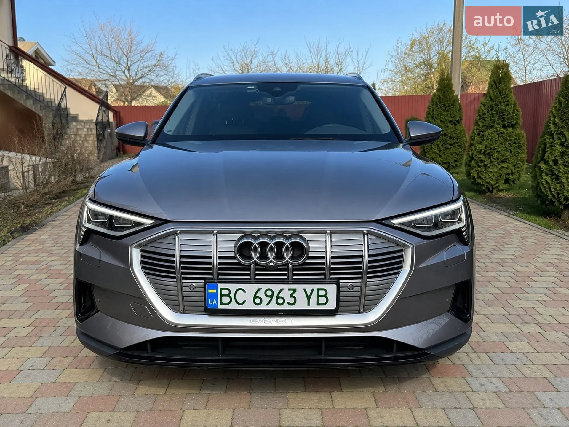 2019 Audi e-tron - мініатюра 2