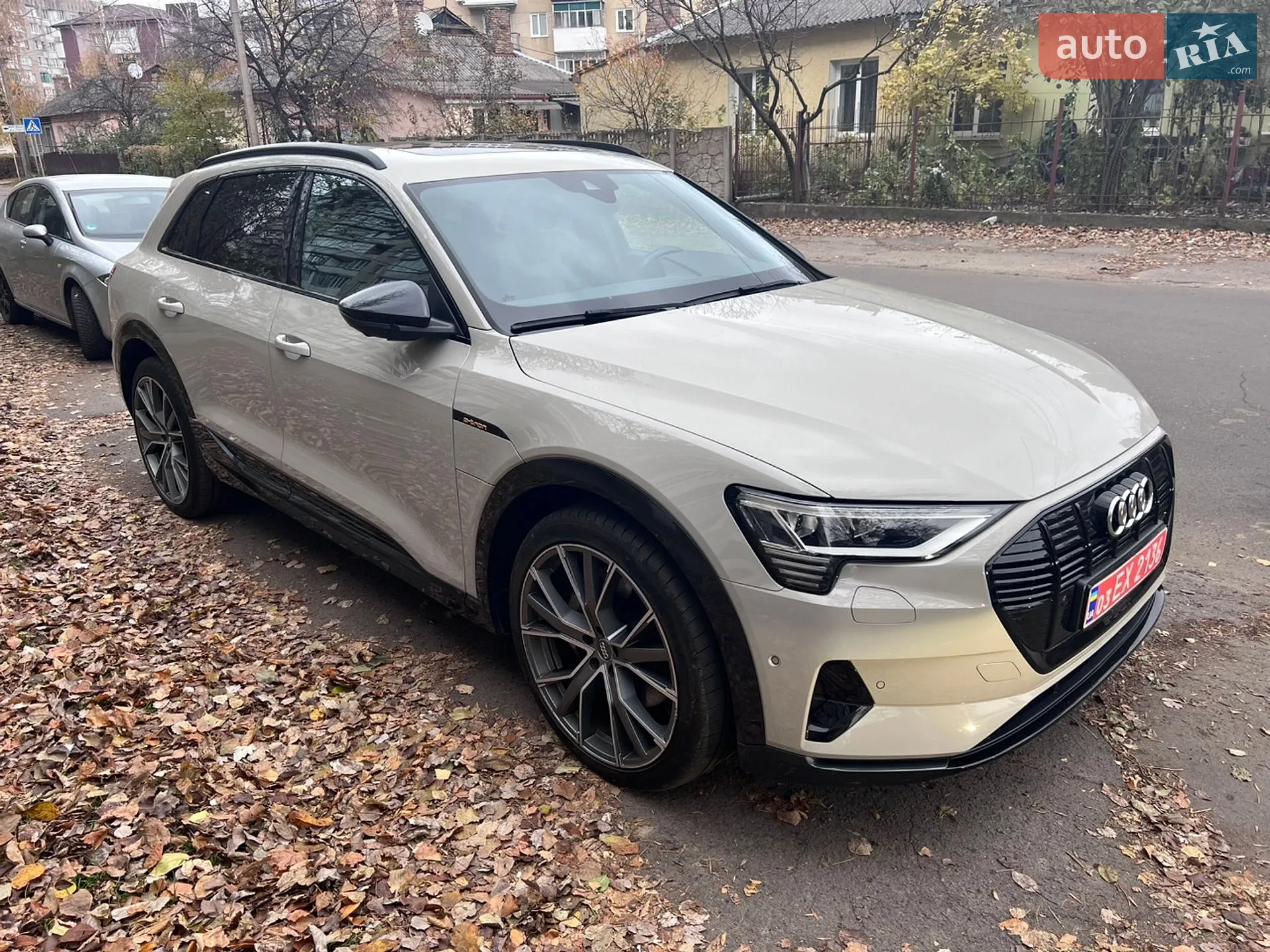 2019 Audi e-tron - мініатюра 3