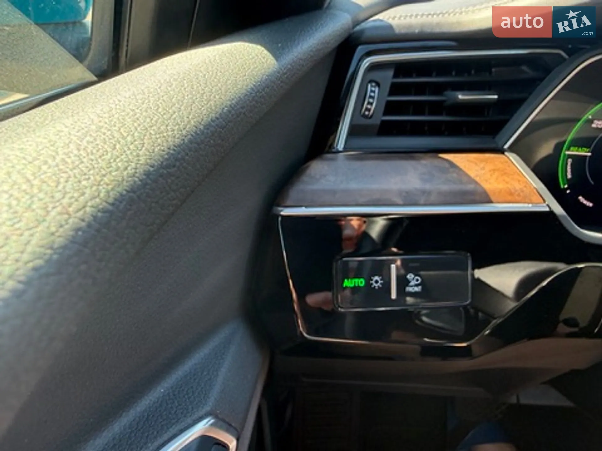 2019 Audi e-tron - мініатюра 32
