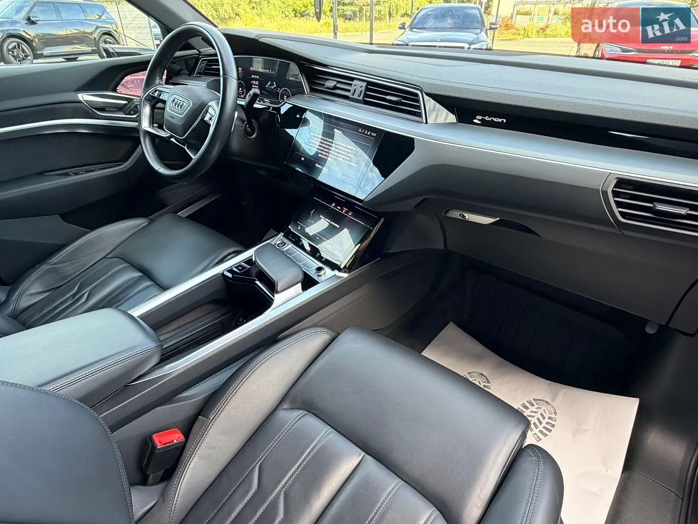 2020 Audi e-tron - мініатюра 12